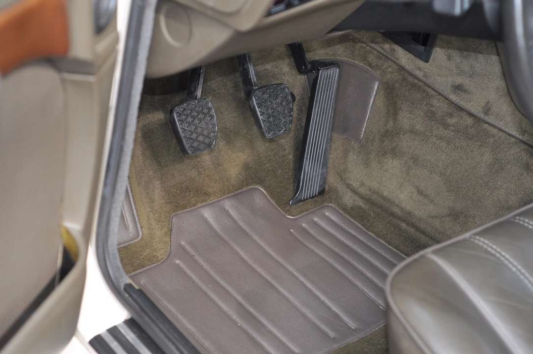 1985 BMW E23 7 Series - Image 15 of 31