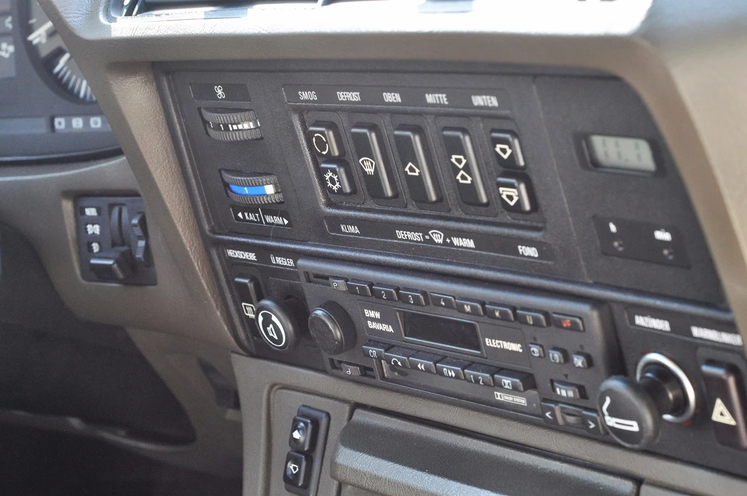 1985 BMW E23 7 Series - Image 28 of 31