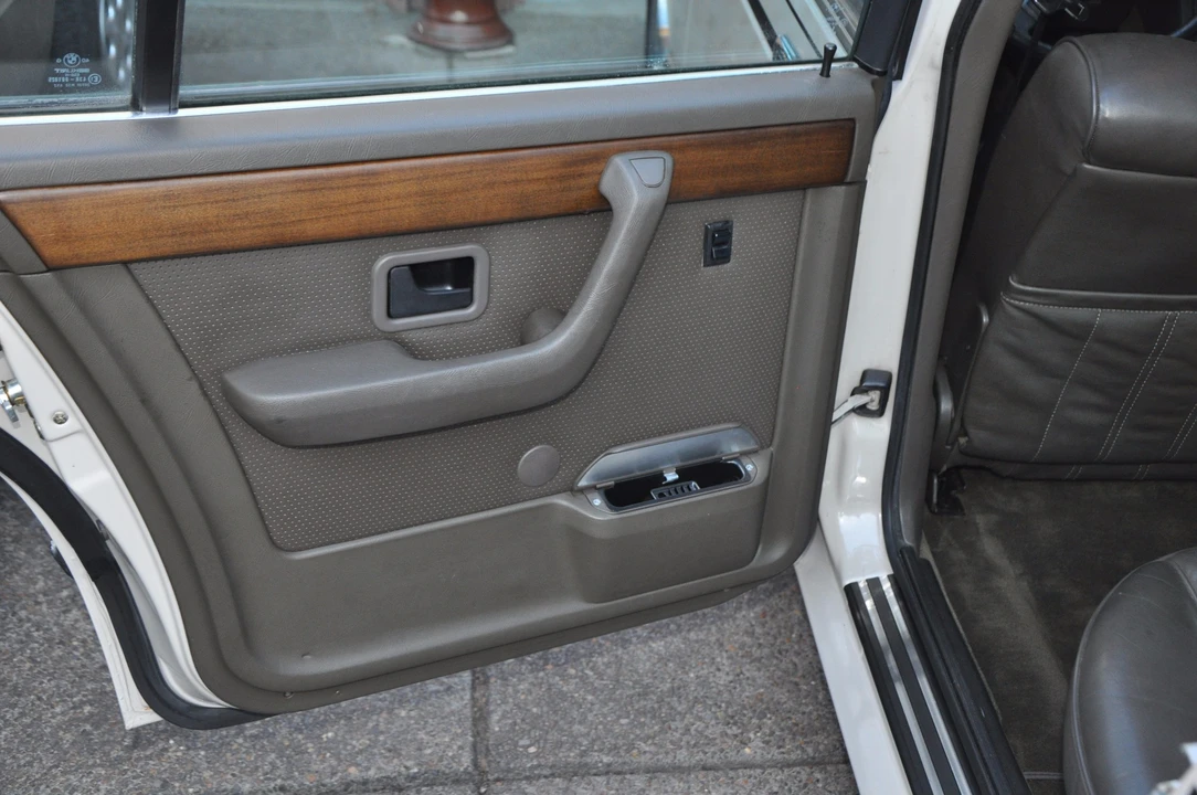 1985 BMW E23 7 Series - Image 18 of 31