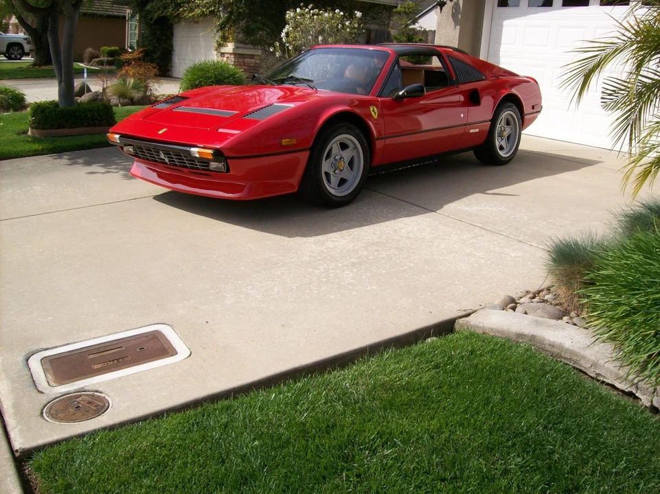 1985 Ferrari 308 GTS QV - Image 2 of 31