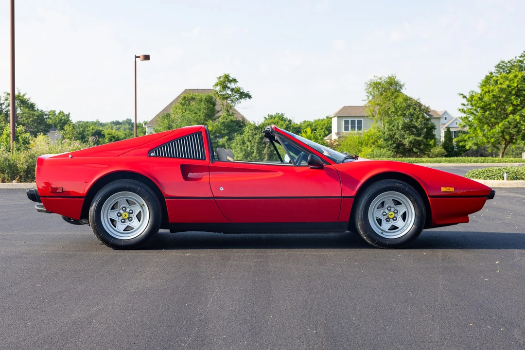 1985 Ferrari 308 GTS QV - Image 4 of 31