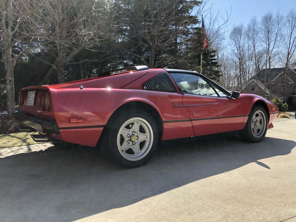 1985 Ferrari 308 GTS QV - Image 26 of 31