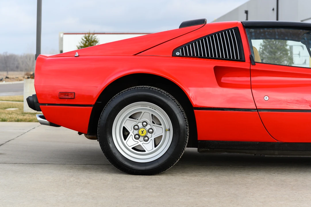 1985 Ferrari 308 GTS QV - Image 19 of 31