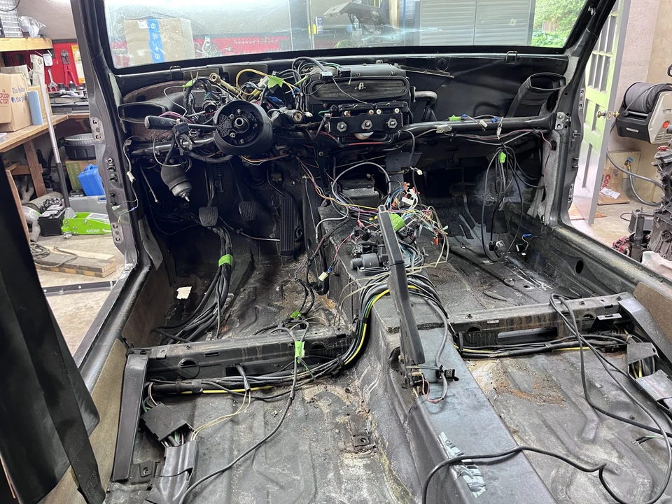 1985 Mercedes-Benz 190E 2.3-16 & 2.5-16 - Image 21 of 31