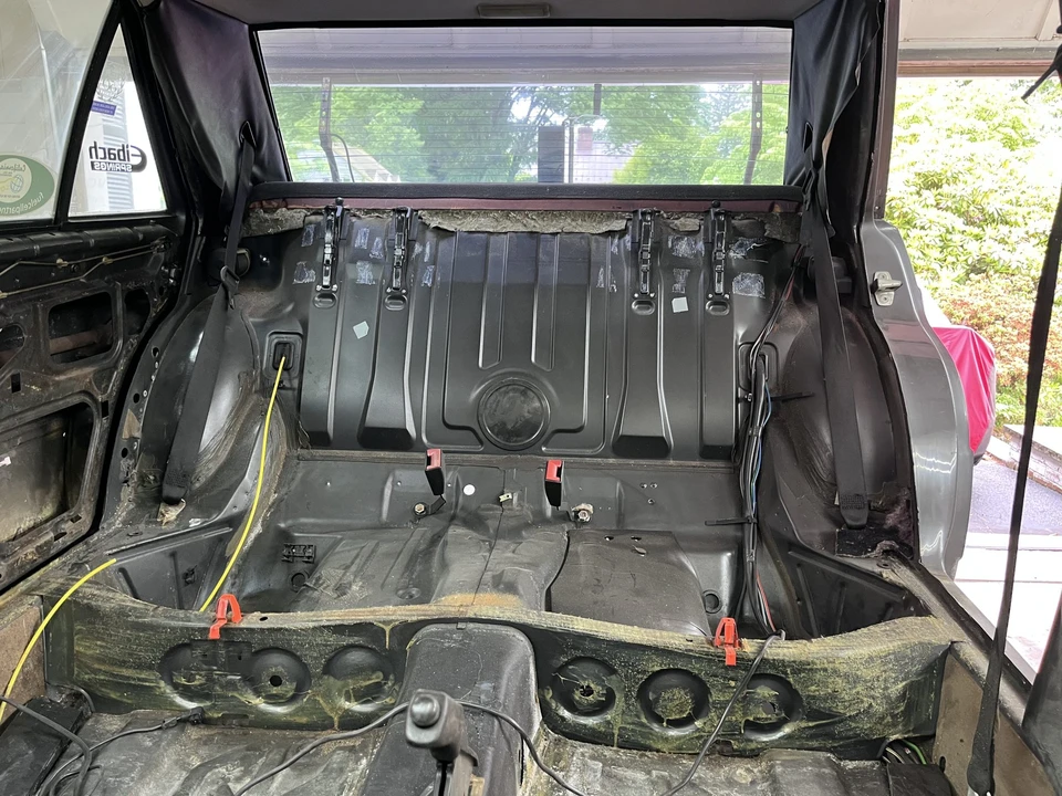 1985 Mercedes-Benz 190E 2.3-16 & 2.5-16 - Image 23 of 31