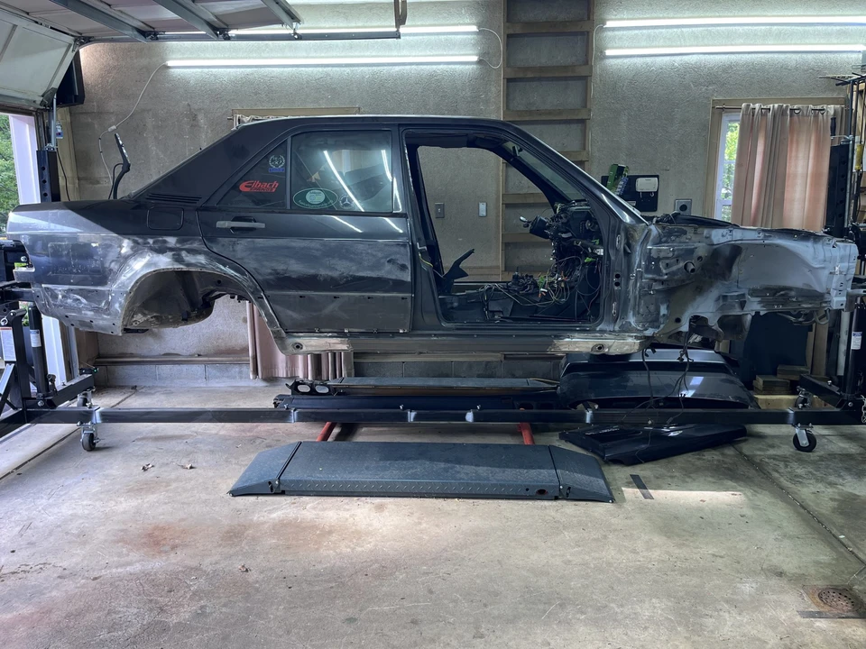 1985 Mercedes-Benz 190E 2.3-16 & 2.5-16 - Image 4 of 31