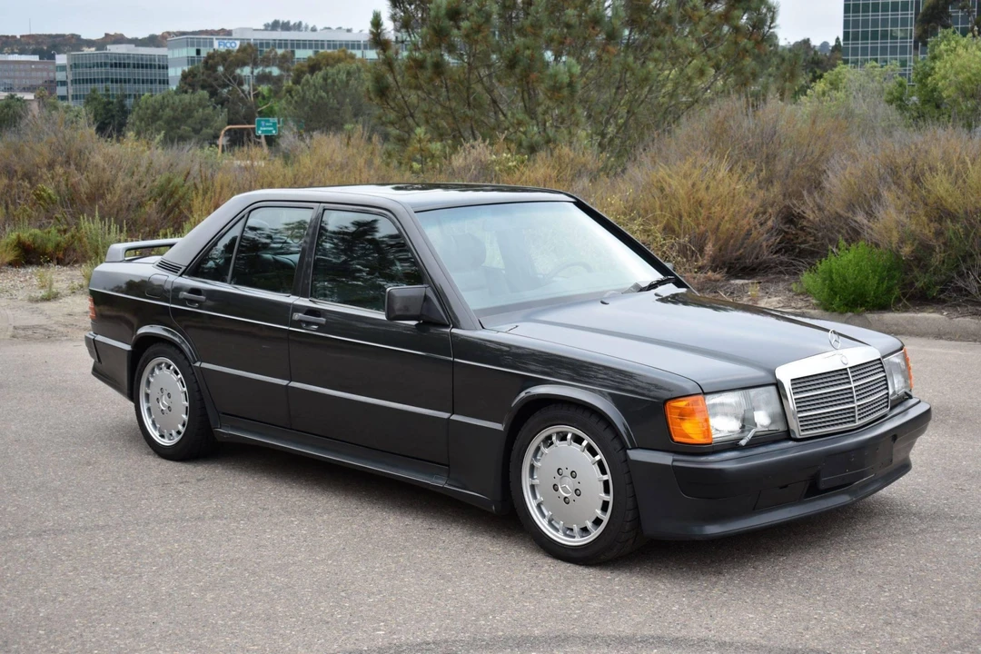 1985 Mercedes-Benz 190E 2.3-16 & 2.5-16 - Image 5 of 31