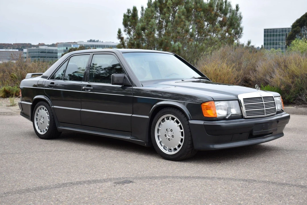 1985 Mercedes-Benz 190E 2.3-16 & 2.5-16 - Image 4 of 31