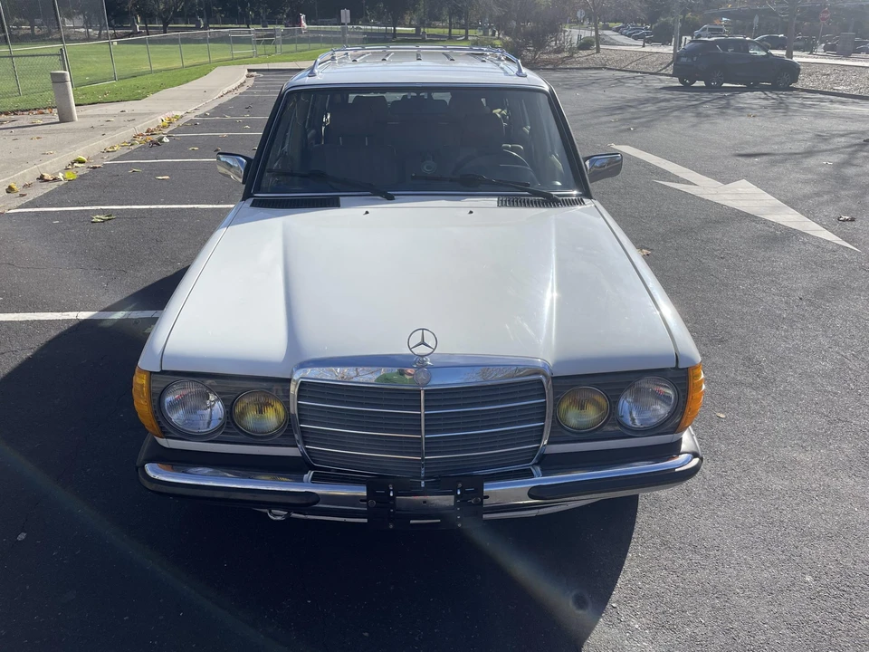1985 Mercedes-Benz W123 Wagon (S123) - Image 28 of 31