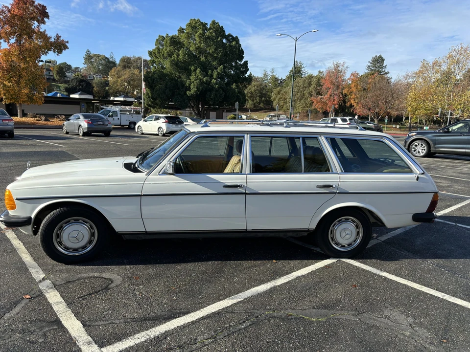 1985 Mercedes-Benz W123 Wagon (S123) - Image 8 of 31