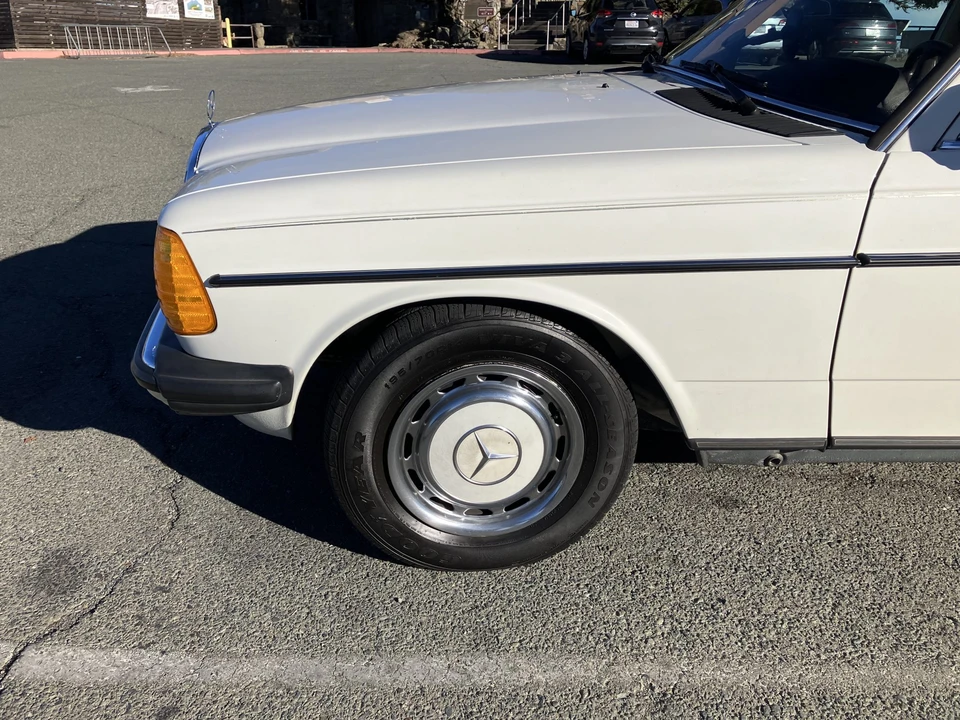 1985 Mercedes-Benz W123 Wagon (S123) - Image 29 of 31