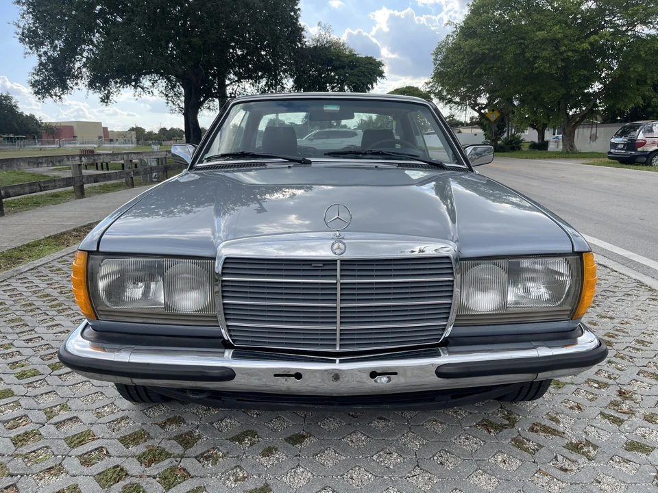 1985 Mercedes-Benz W123 Coupe (C123) - Image 7 of 31