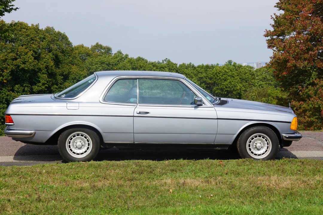 1985 Mercedes-Benz W123 Coupe (C123) - Image 9 of 31