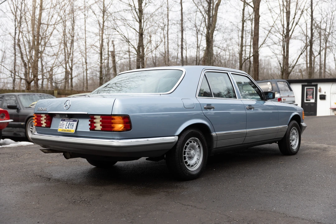 1985 Mercedes-Benz W126 S-Class Sedan - Image 24 of 31