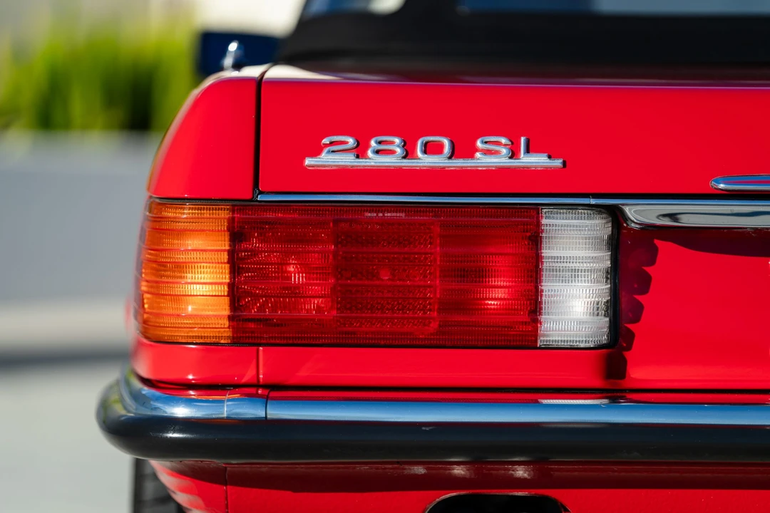 1985 Mercedes-Benz R107 SL-Class - Image 28 of 31