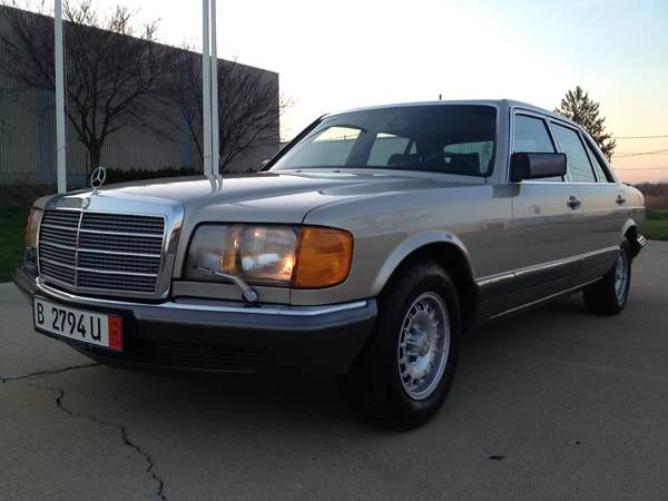 1985 Mercedes-Benz W126 S-Class Sedan - Image 2 of 31