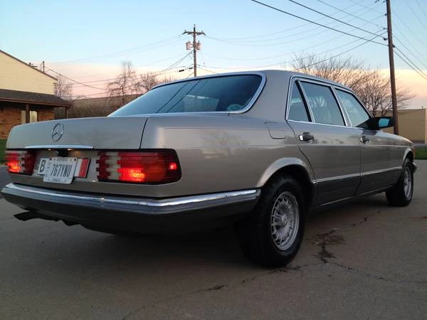 1985 Mercedes-Benz W126 S-Class Sedan - Image 3 of 31