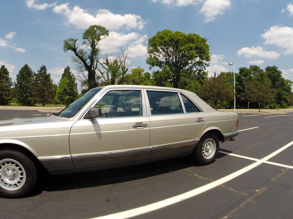 1985 Mercedes-Benz W126 S-Class Sedan - Image 9 of 31
