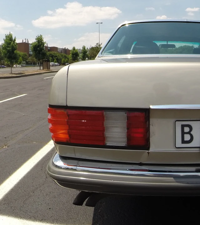 1985 Mercedes-Benz W126 S-Class Sedan - Image 15 of 31