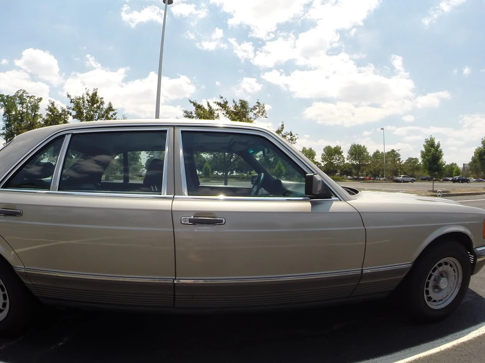 1985 Mercedes-Benz W126 S-Class Sedan - Image 16 of 31