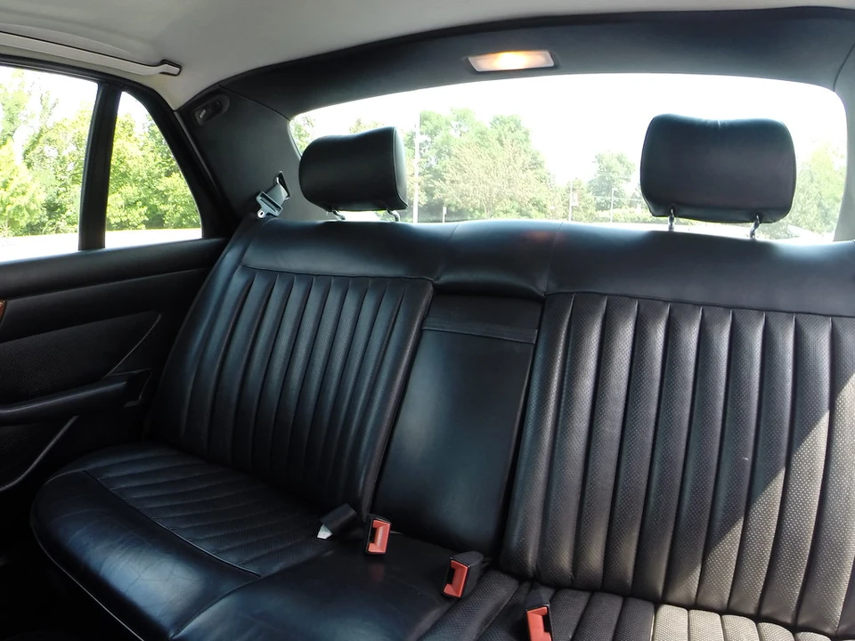 1985 Mercedes-Benz W126 S-Class Sedan - Image 24 of 31
