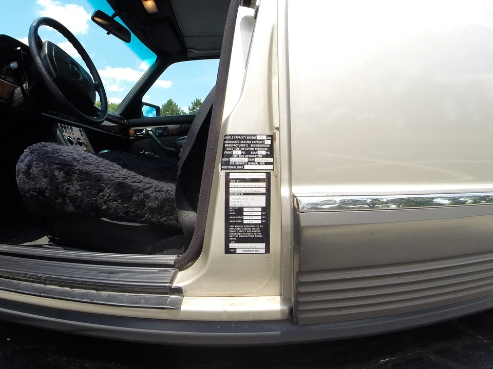 1985 Mercedes-Benz W126 S-Class Sedan - Image 26 of 31