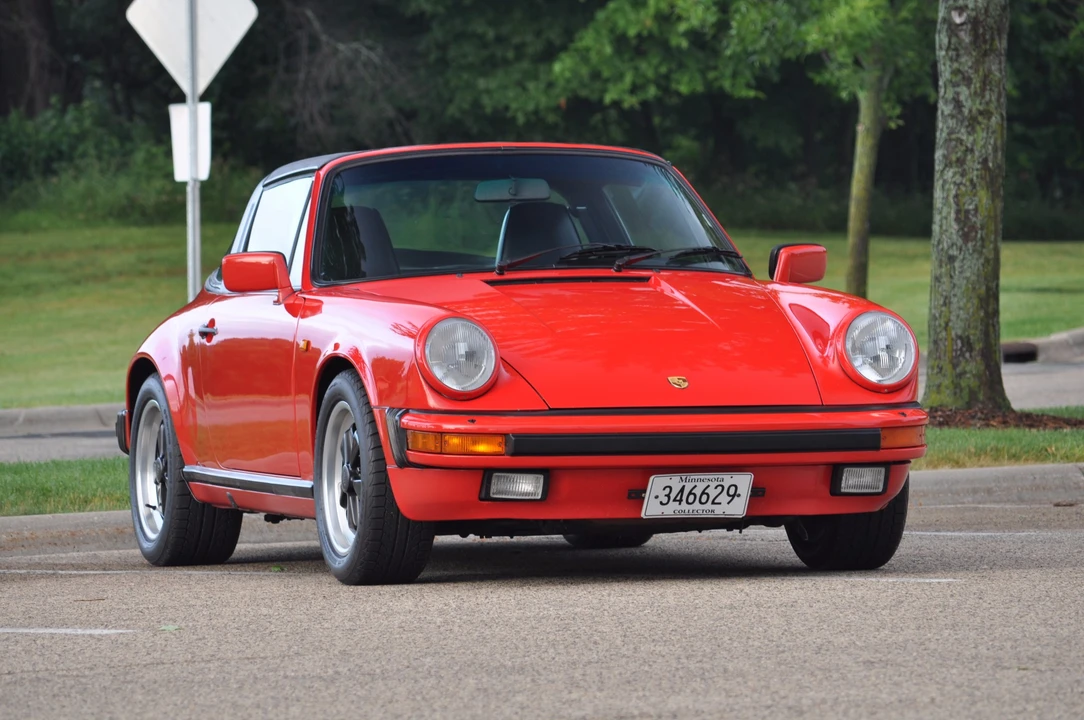 1985 Porsche 911 Carrera 3.2 - Image 2 of 31