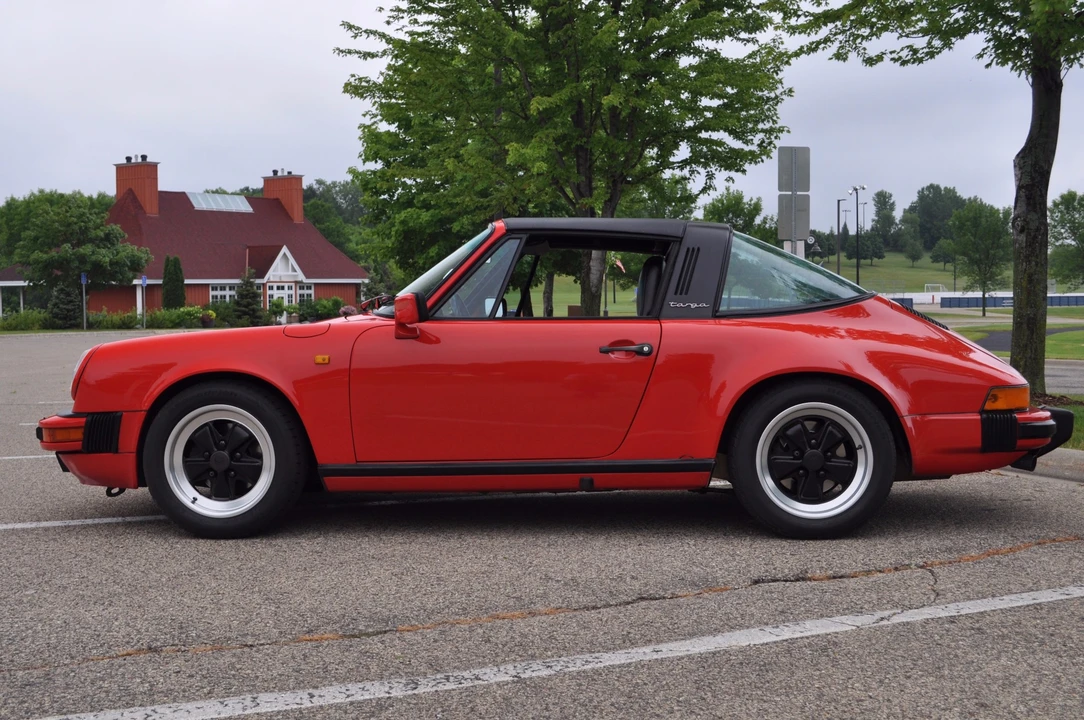 1985 Porsche 911 Carrera 3.2 - Image 10 of 31