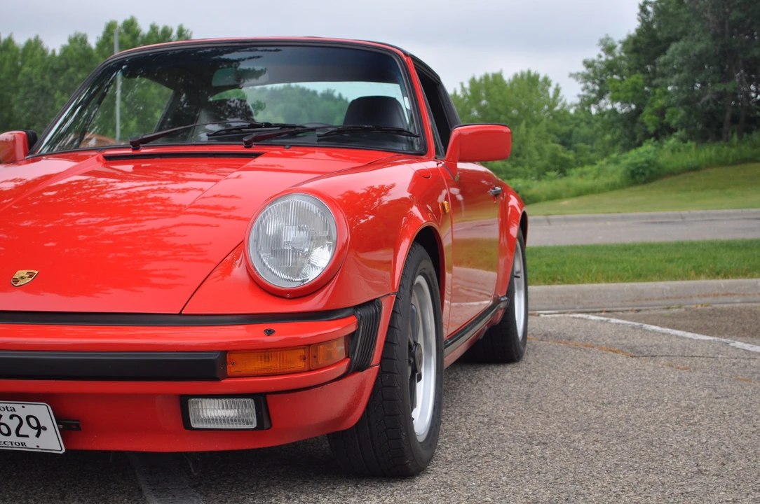 1985 Porsche 911 Carrera 3.2 - Image 14 of 31