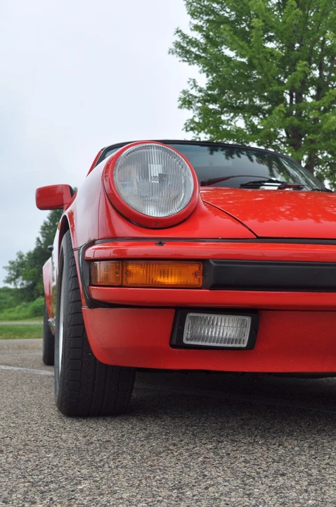 1985 Porsche 911 Carrera 3.2 - Image 16 of 31