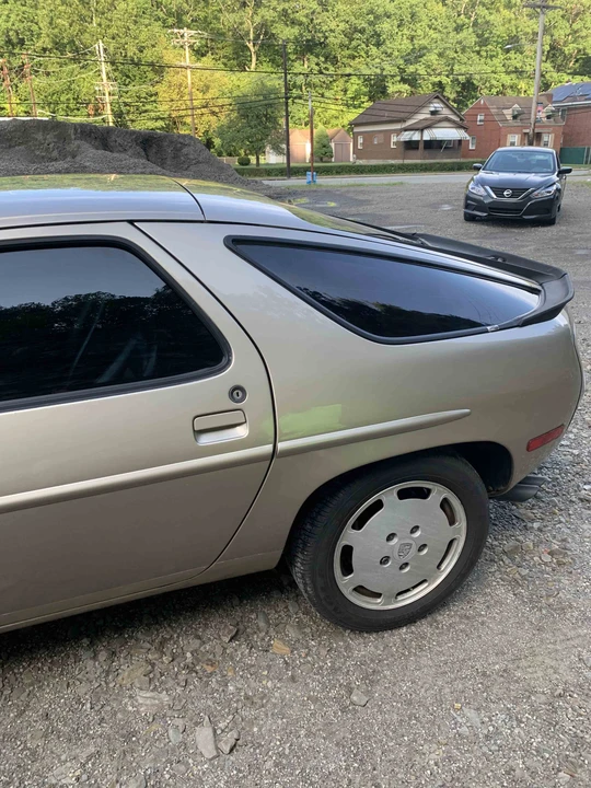 1985 Porsche 928 S - Image 12 of 31