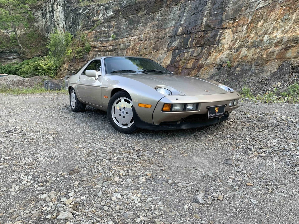 1985 Porsche 928 S - Image 2 of 31