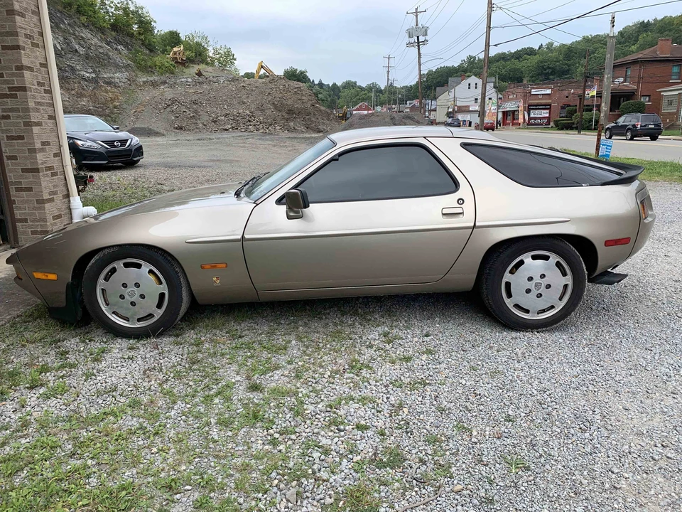 1985 Porsche 928 S - Image 5 of 31