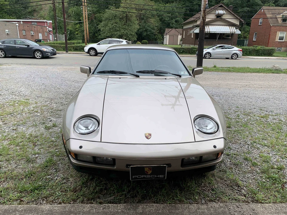 1985 Porsche 928 S - Image 8 of 31