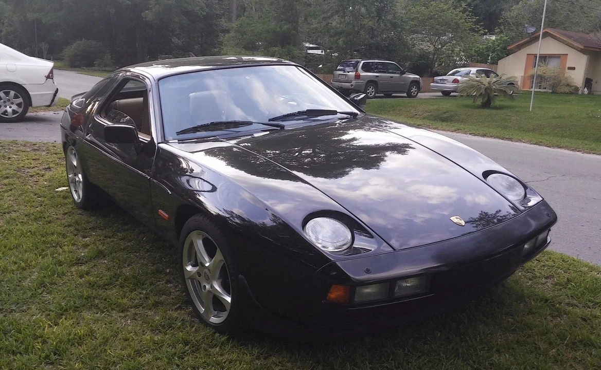 1985 Porsche 928 S - Image 2 of 31
