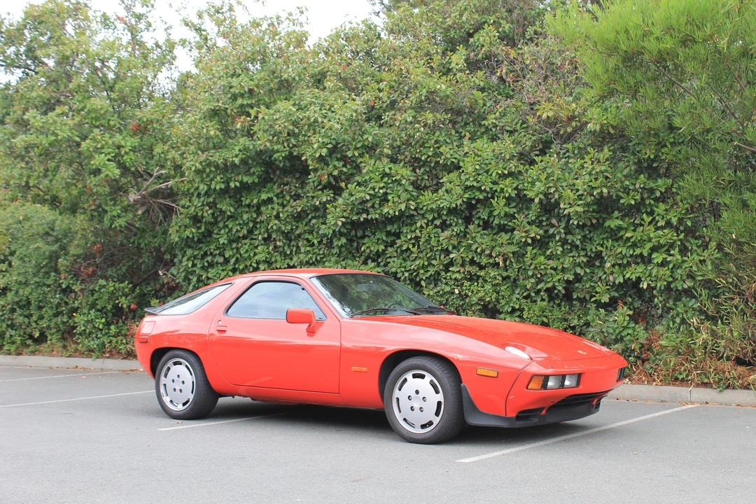 1985 Porsche 928 S - Image 13 of 31