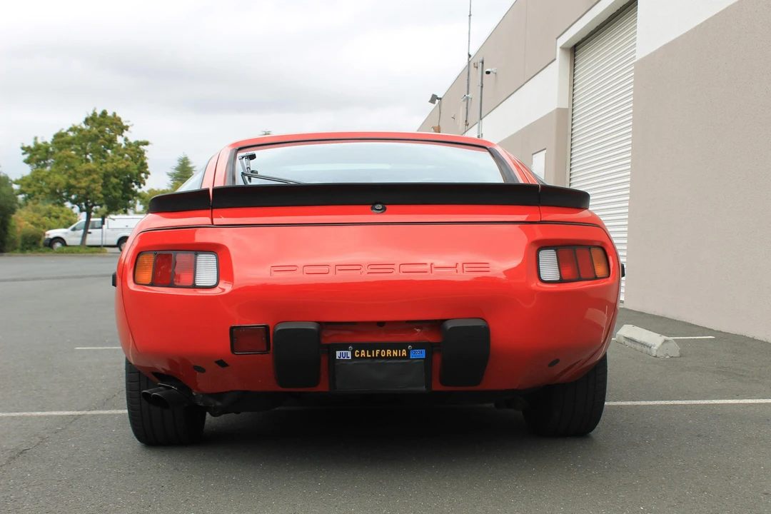 1985 Porsche 928 S - Image 8 of 31