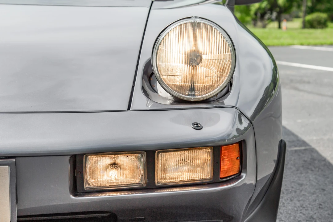 1985 Porsche 928 S - Image 12 of 31