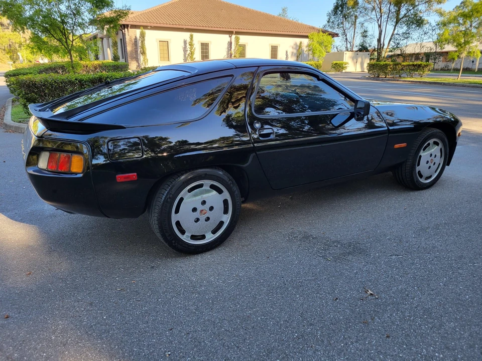 1985 Porsche 928 S - Image 12 of 31