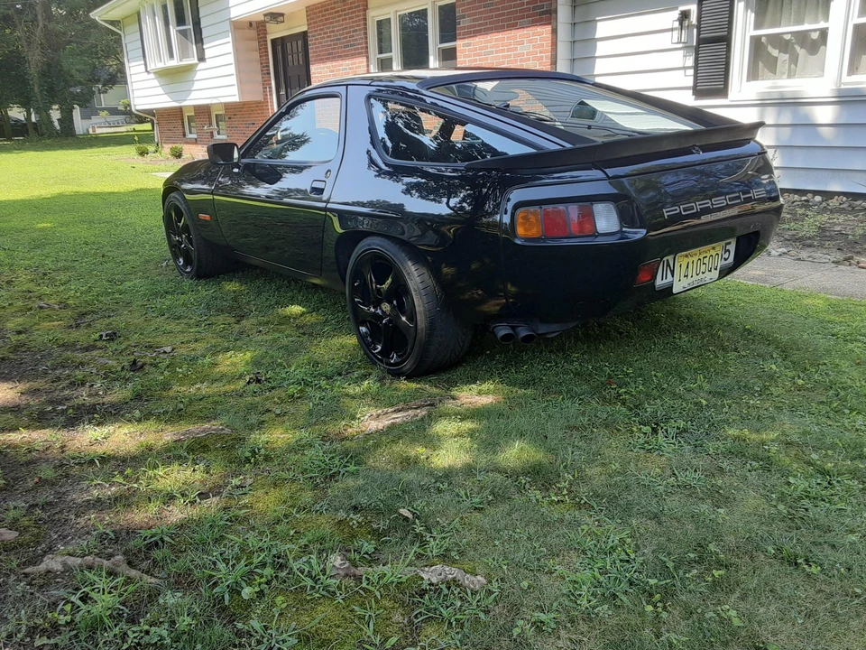 1985 Porsche 928 S - Image 7 of 31