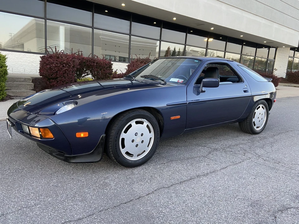1985 Porsche 928 S - Image 12 of 31