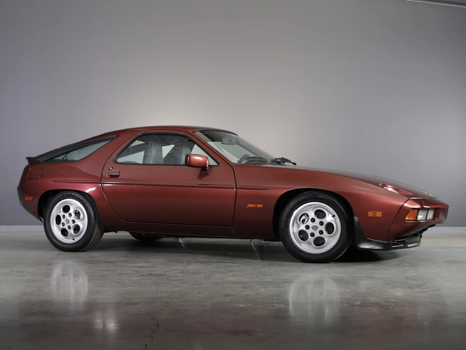 1985 Porsche 928 S - Image 16 of 31