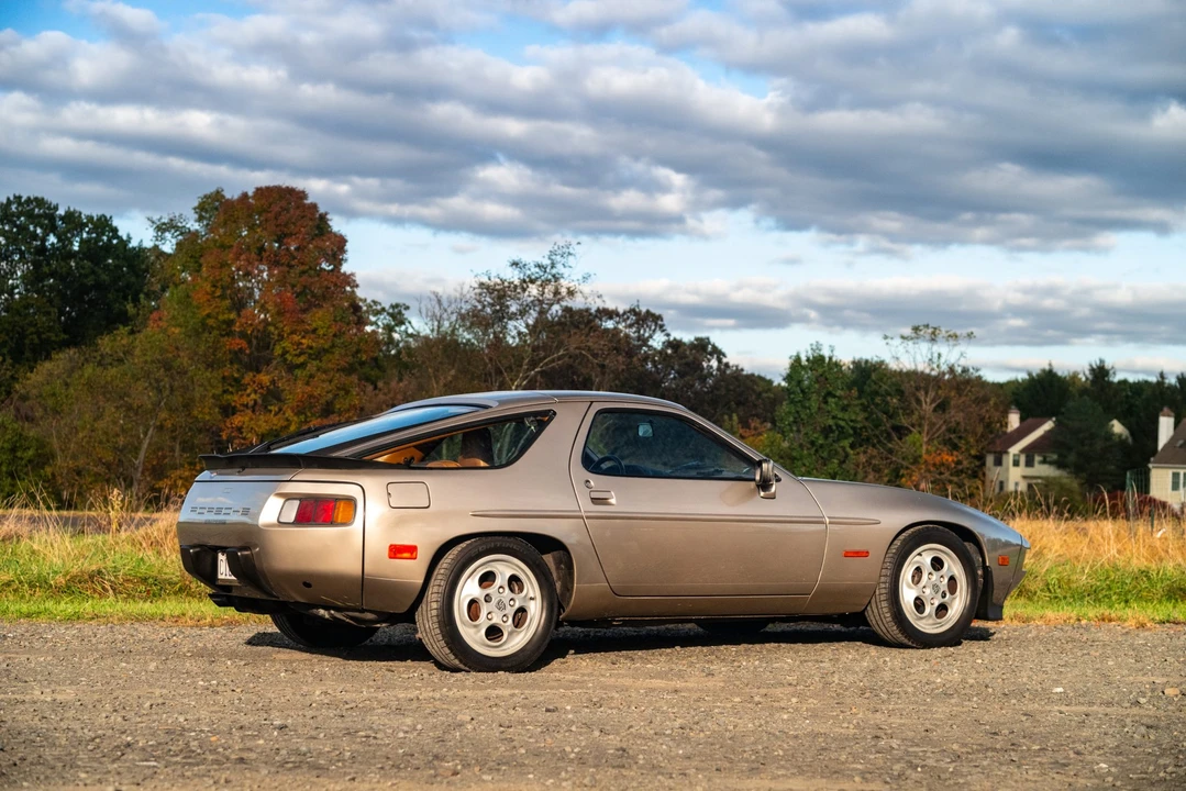 1985 Porsche 928 S - Image 7 of 31