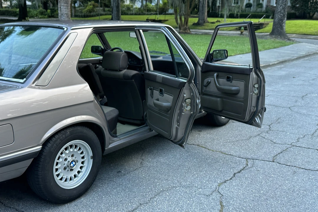 1986 BMW E28 5 Series - Image 30 of 31