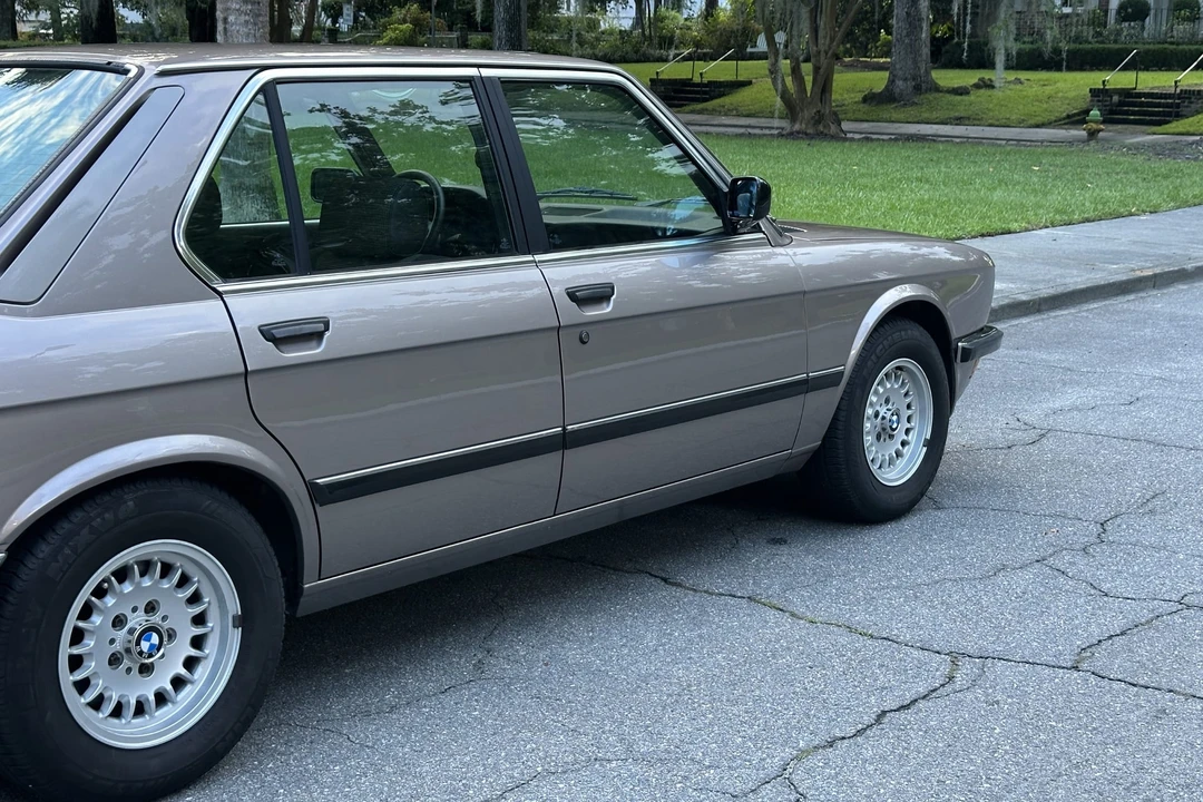 1986 BMW E28 5 Series - Image 13 of 31
