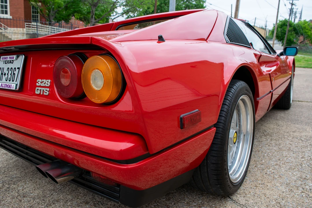 1986 Ferrari 328 GTS - Image 25 of 31