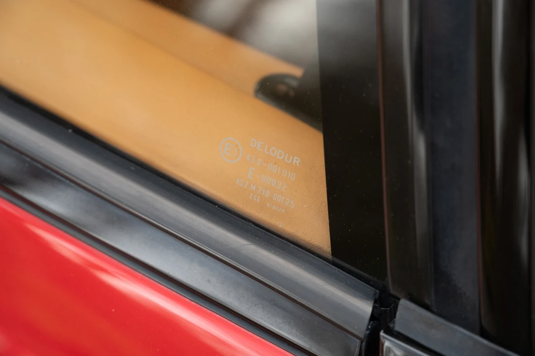1986 Ferrari Testarossa - Image 26 of 31
