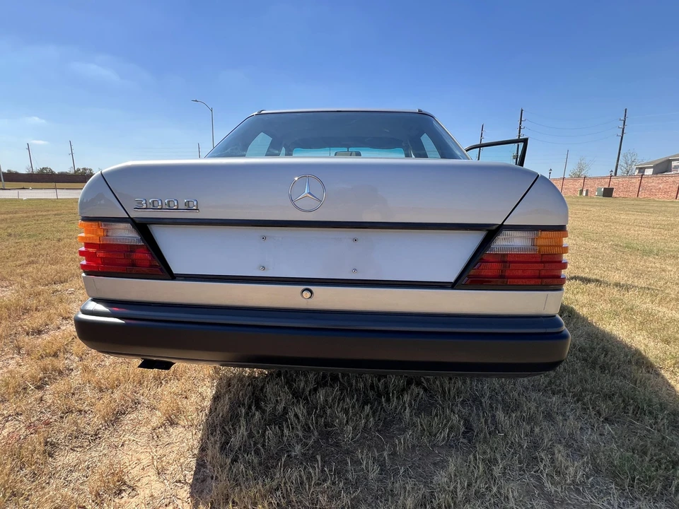 1986 Mercedes-Benz W124 E-Class - Image 14 of 31