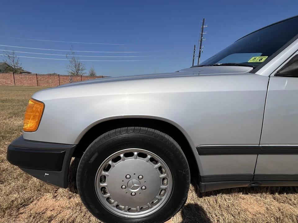 1986 Mercedes-Benz W124 E-Class - Image 19 of 31