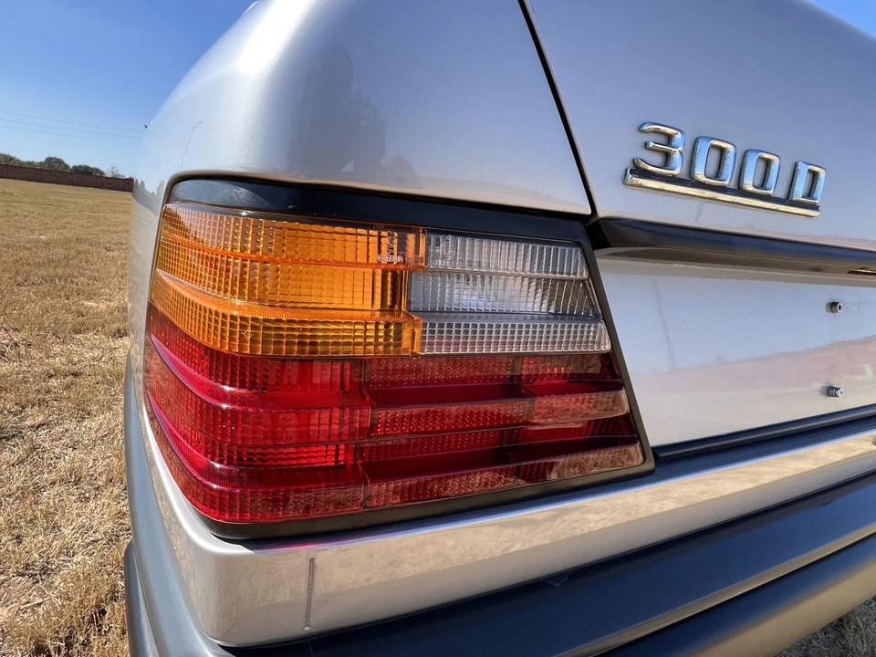 1986 Mercedes-Benz W124 E-Class - Image 31 of 31